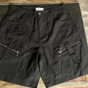 Hongkong Yeeyeung Black Shorts